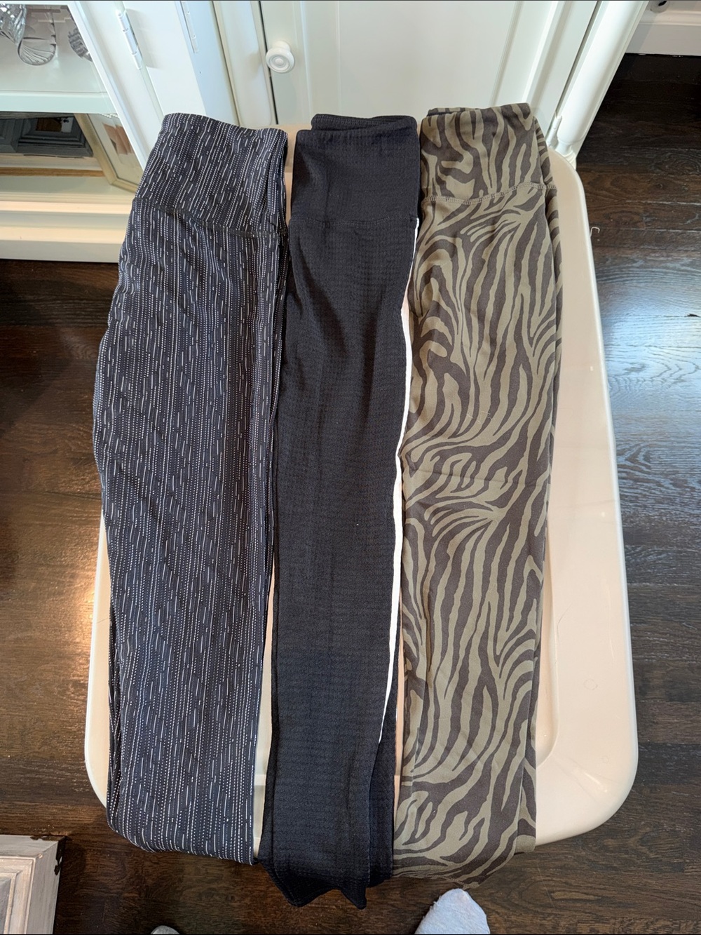 Strut This Women’s Bundle High-Rise Black Ribbed Leggings with Side Stripe